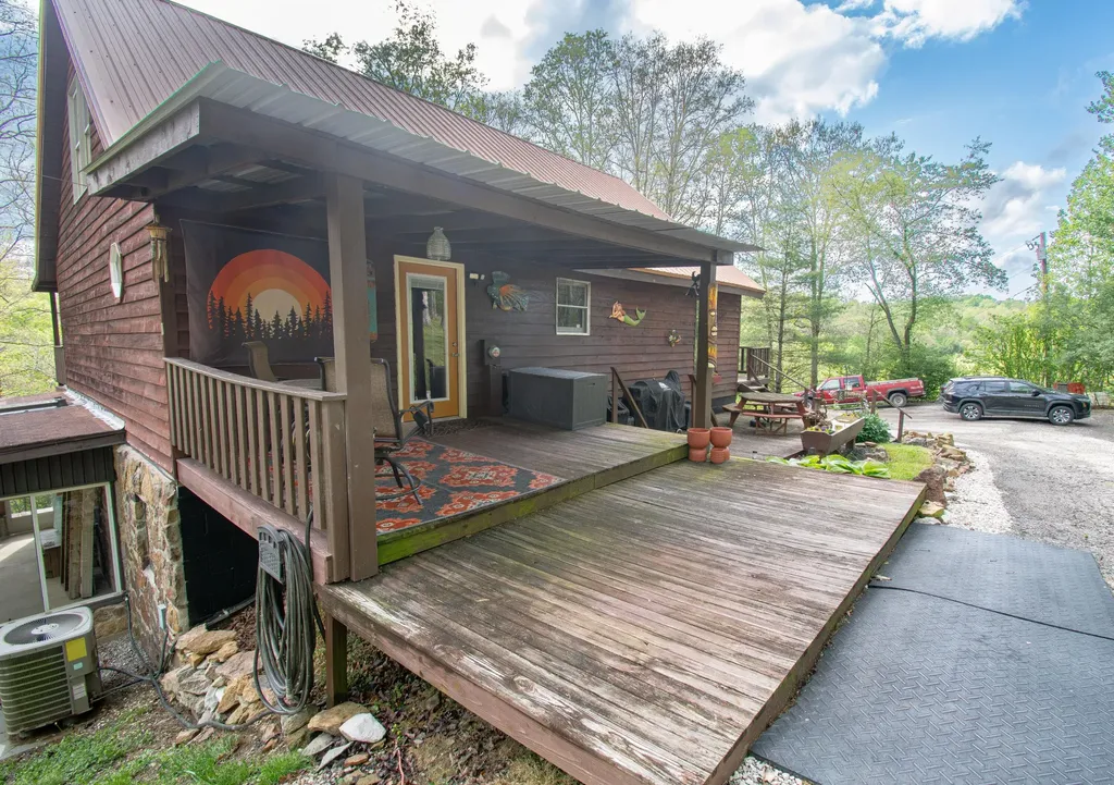 129 Douglas Hollow Olive Hill KY 41164