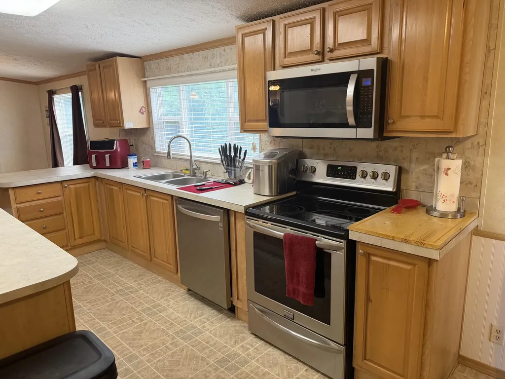 2384 Mcwhorter Road London KY 40741