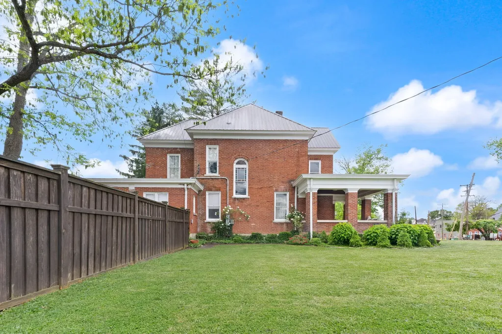 301 W Columbia Street Somerset KY 42501