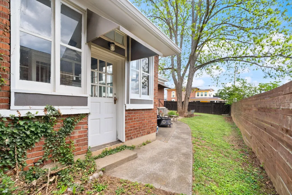 301 W Columbia Street Somerset KY 42501