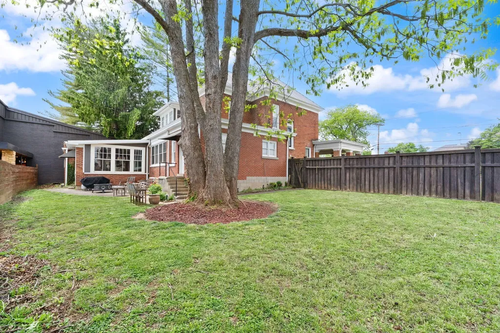 301 W Columbia Street Somerset KY 42501