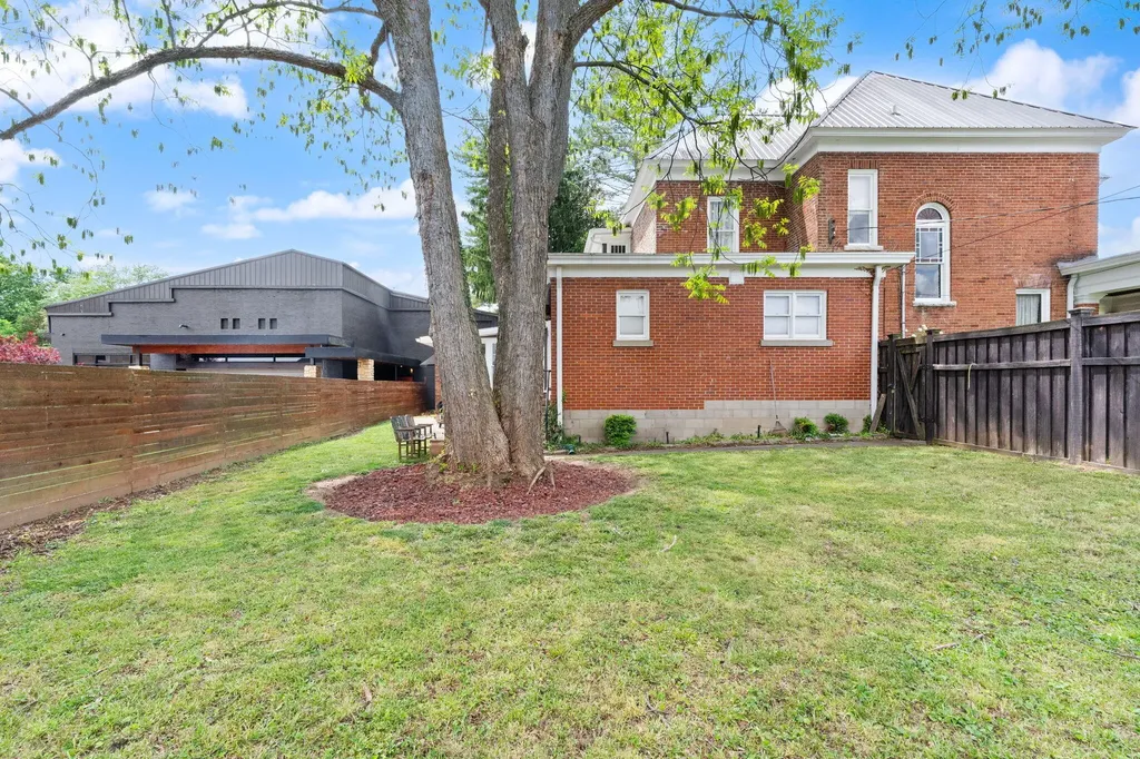 301 W Columbia Street Somerset KY 42501