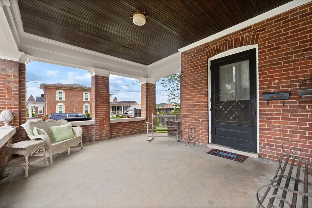 301 W Columbia Street Somerset KY 42501