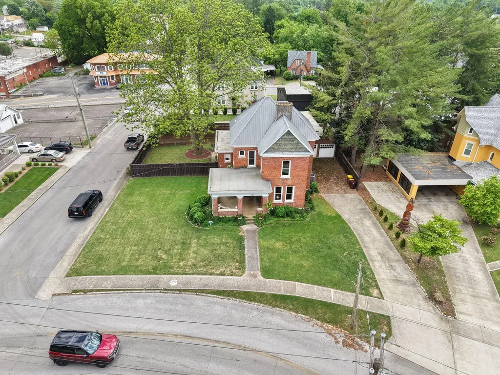 301 W Columbia Street Somerset KY 42501