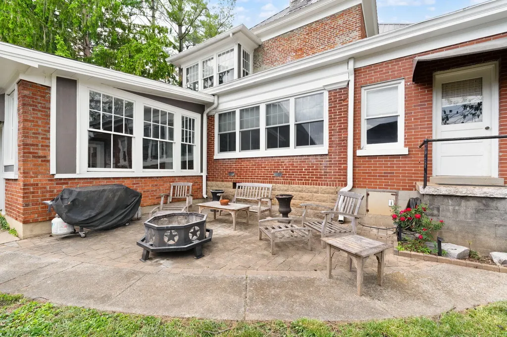 301 W Columbia Street Somerset KY 42501