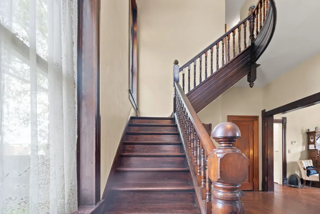 301 W Columbia Street Somerset KY 42501