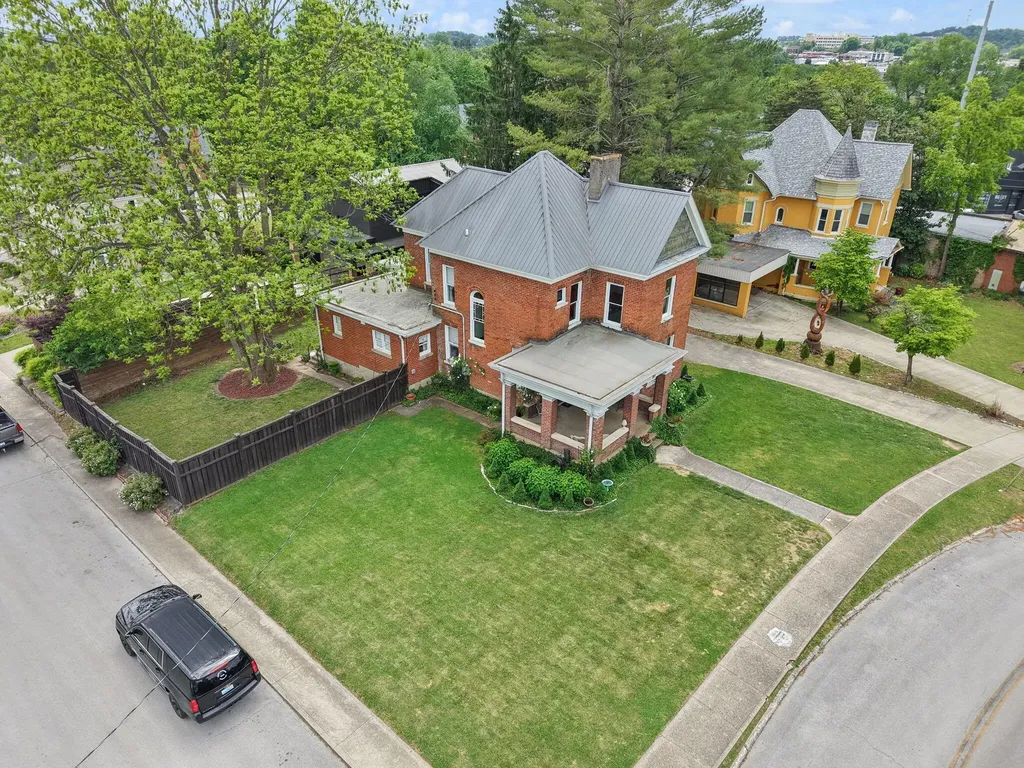 301 W Columbia Street Somerset KY 42501