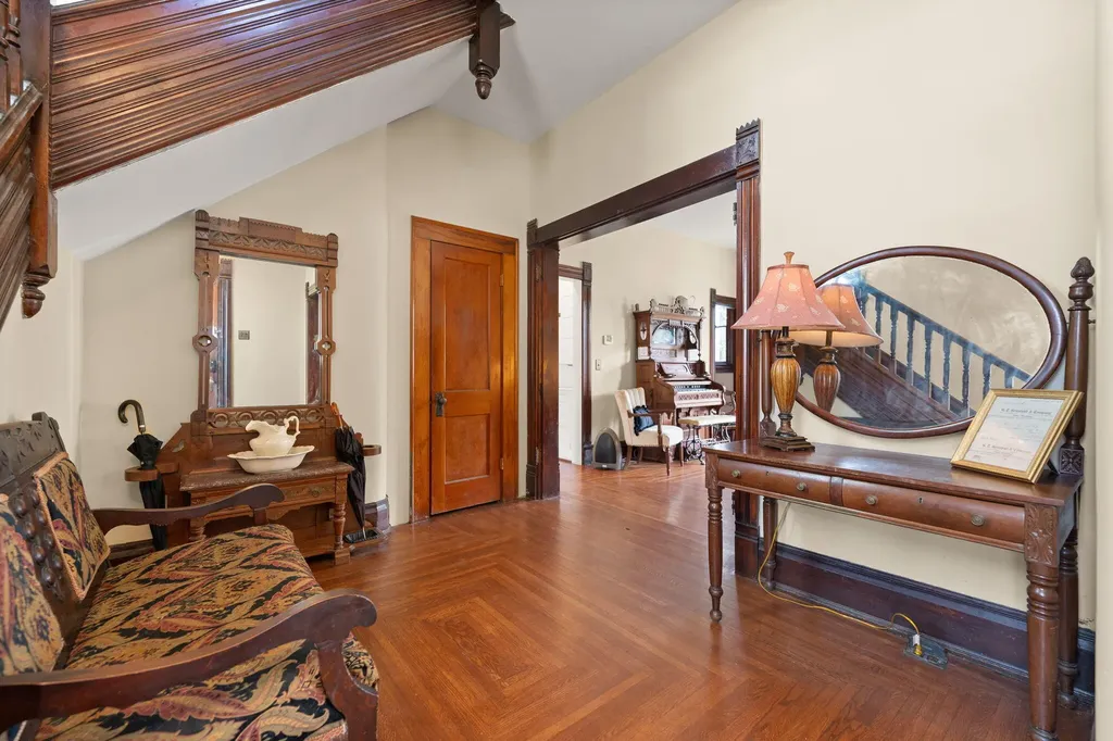 301 W Columbia Street Somerset KY 42501