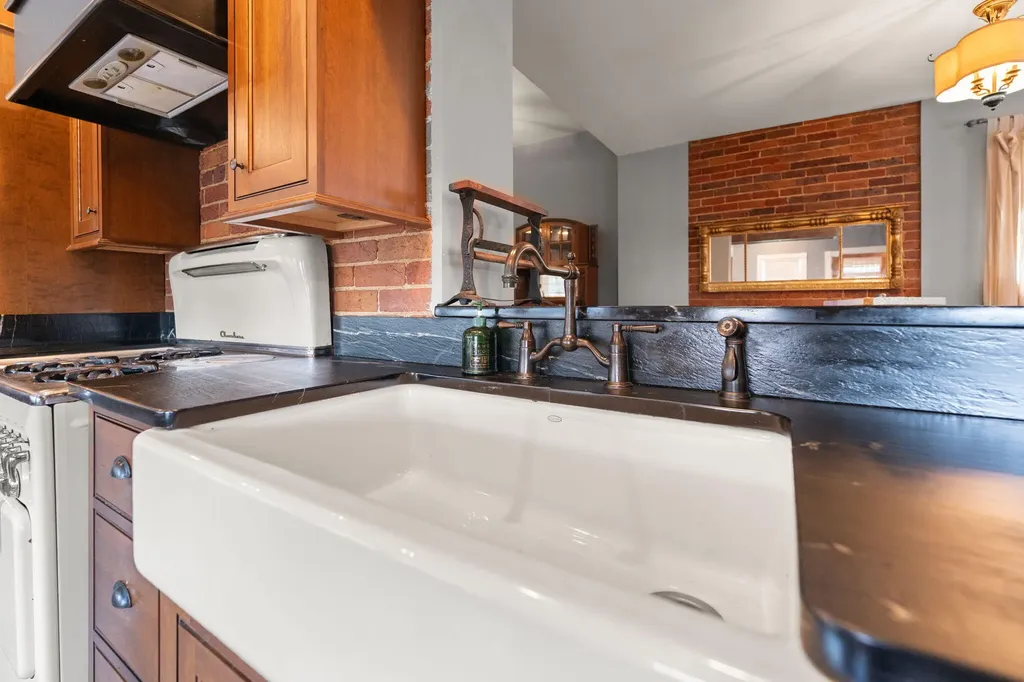 301 W Columbia Street Somerset KY 42501
