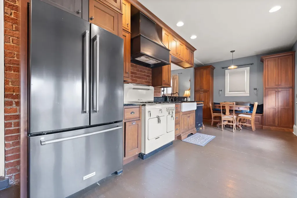 301 W Columbia Street Somerset KY 42501