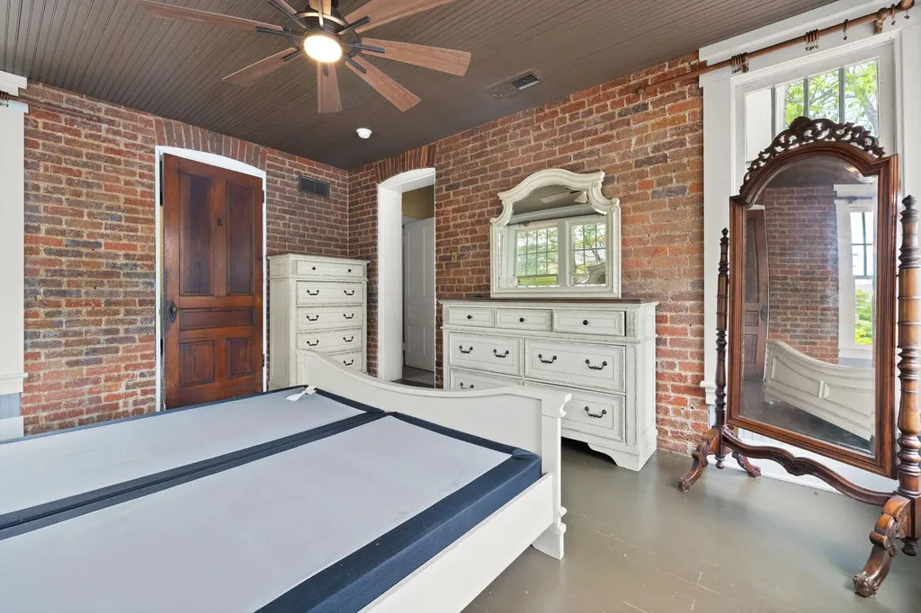 301 W Columbia Street Somerset KY 42501