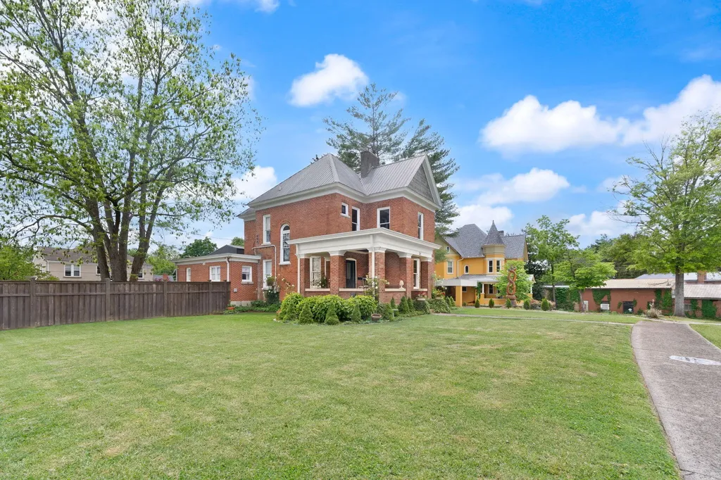 301 W Columbia Street Somerset KY 42501