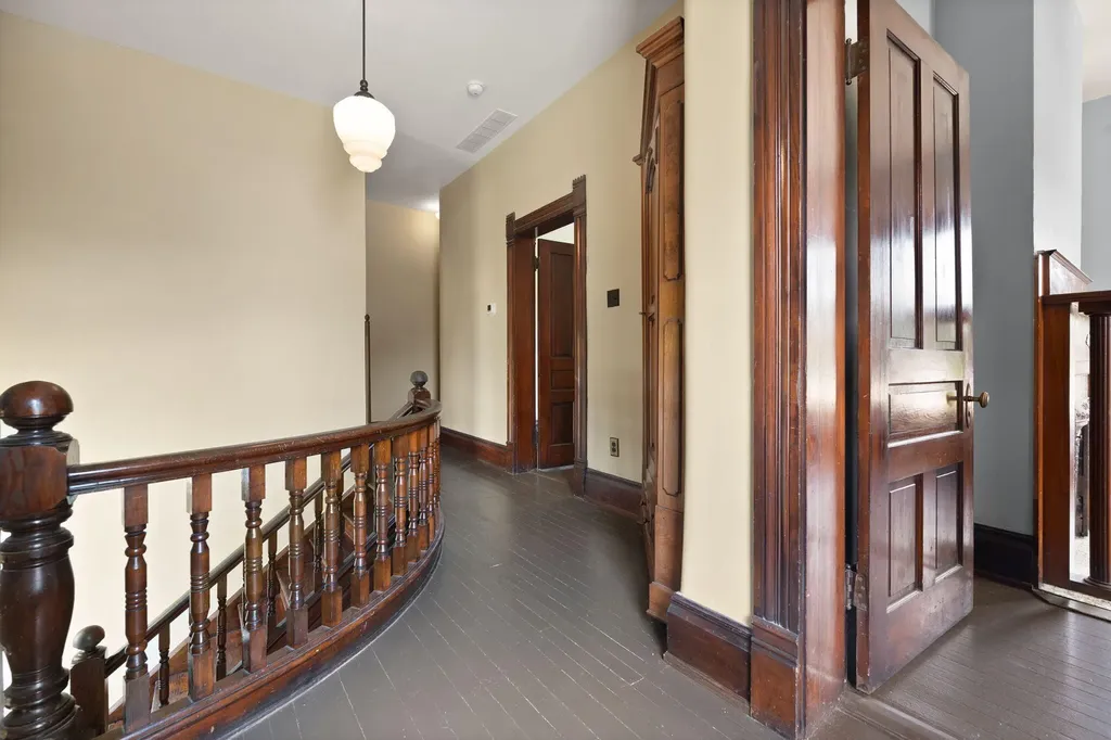 301 W Columbia Street Somerset KY 42501