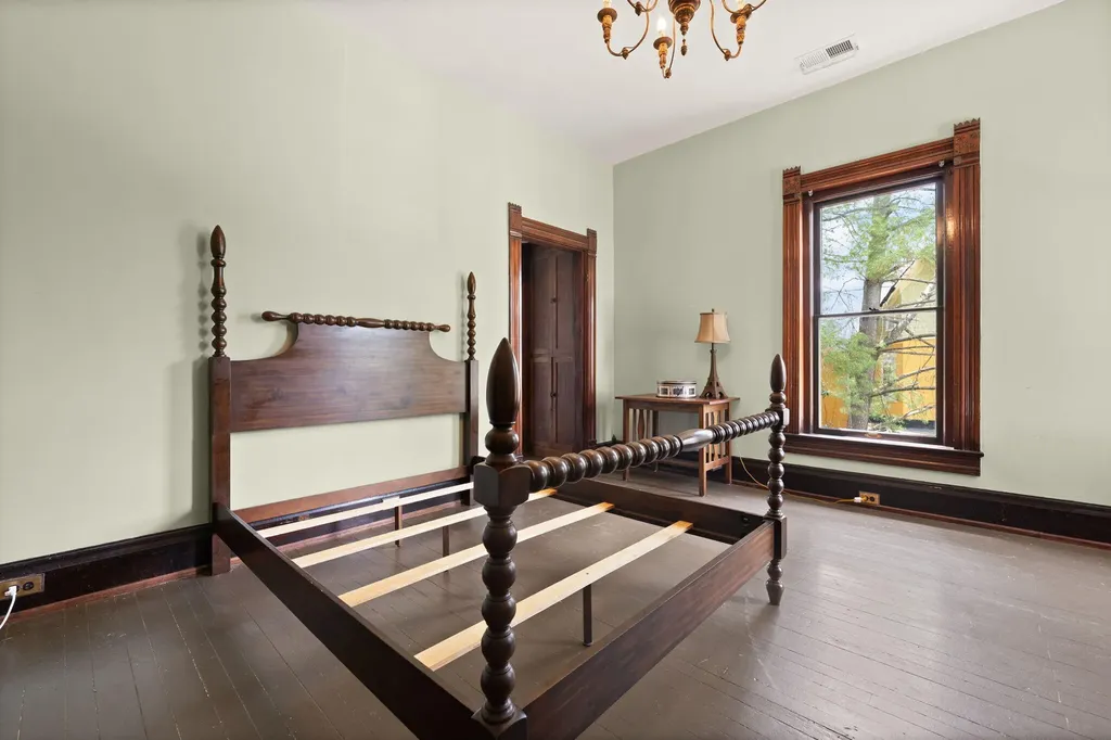 301 W Columbia Street Somerset KY 42501