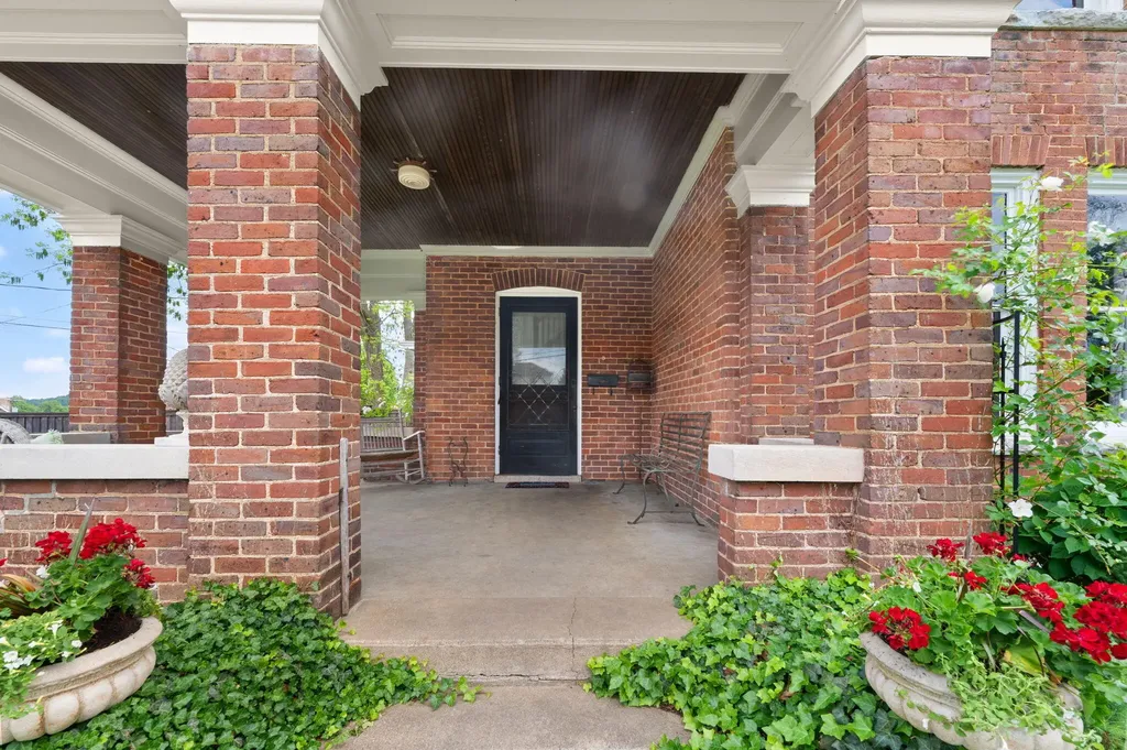 301 W Columbia Street Somerset KY 42501