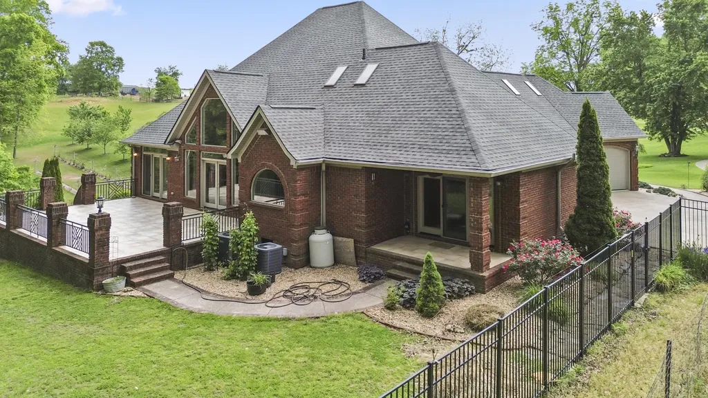 1836 Ferry Road Somerset KY 42503