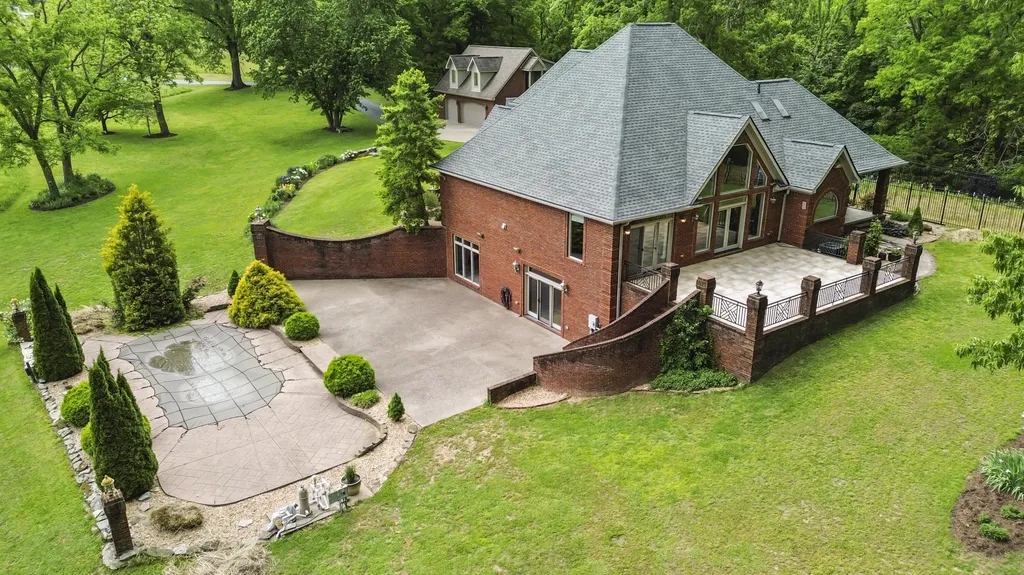 1836 Ferry Road Somerset KY 42503
