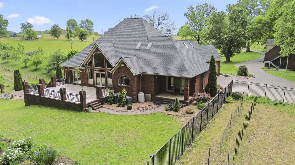 1836 Ferry Road Somerset KY 42503
