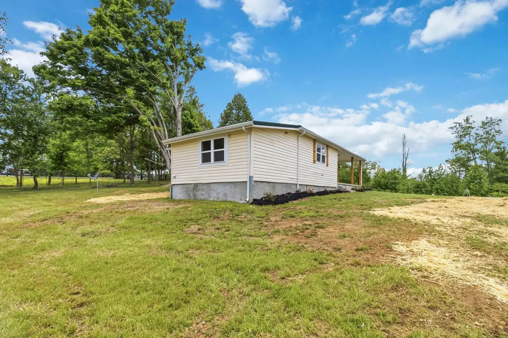 3135 Kentucky 1781 Waynesburg KY 40489