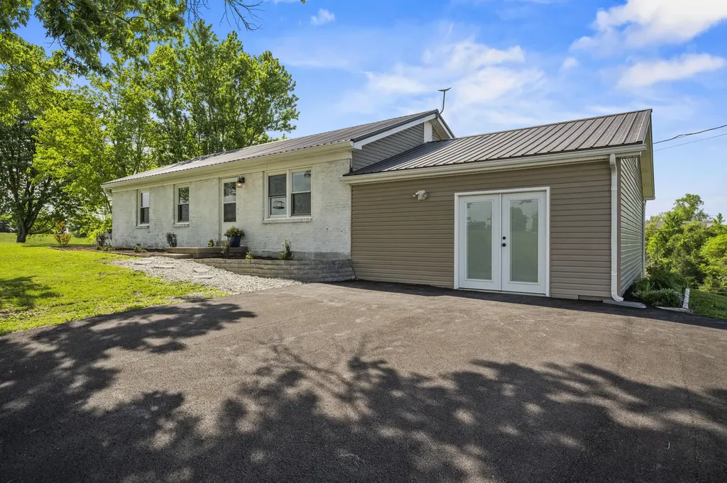 3400 Talmage Mayo Road Salvisa KY 40372
