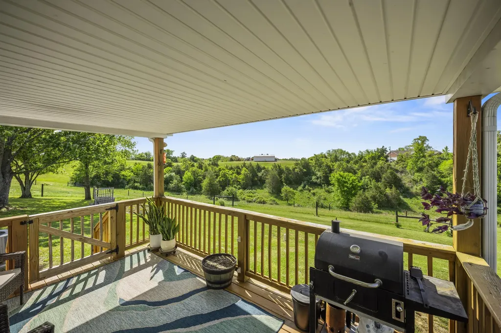 3400 Talmage Mayo Road Salvisa KY 40372