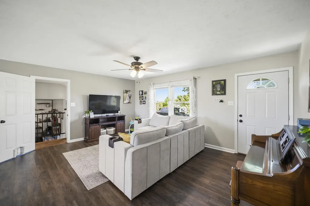 3400 Talmage Mayo Road Salvisa KY 40372