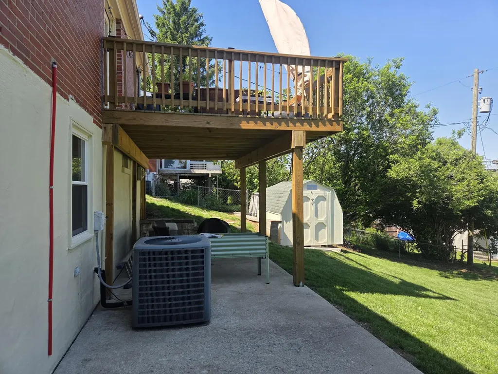 414 Creekview Drive Paris KY 40361