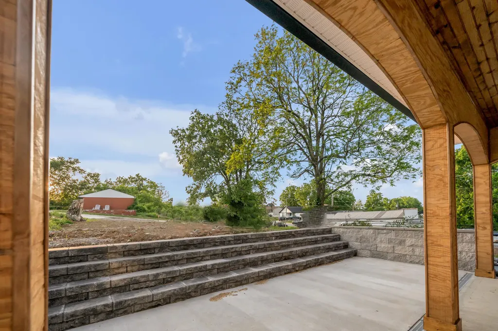 38 N Burns Avenue Winchester KY 40391
