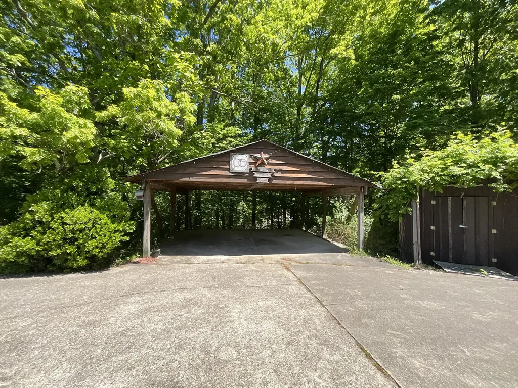56 Tim Morgan Road Whitley City KY 42653