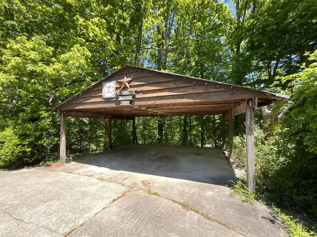 56 Tim Morgan Road Whitley City KY 42653