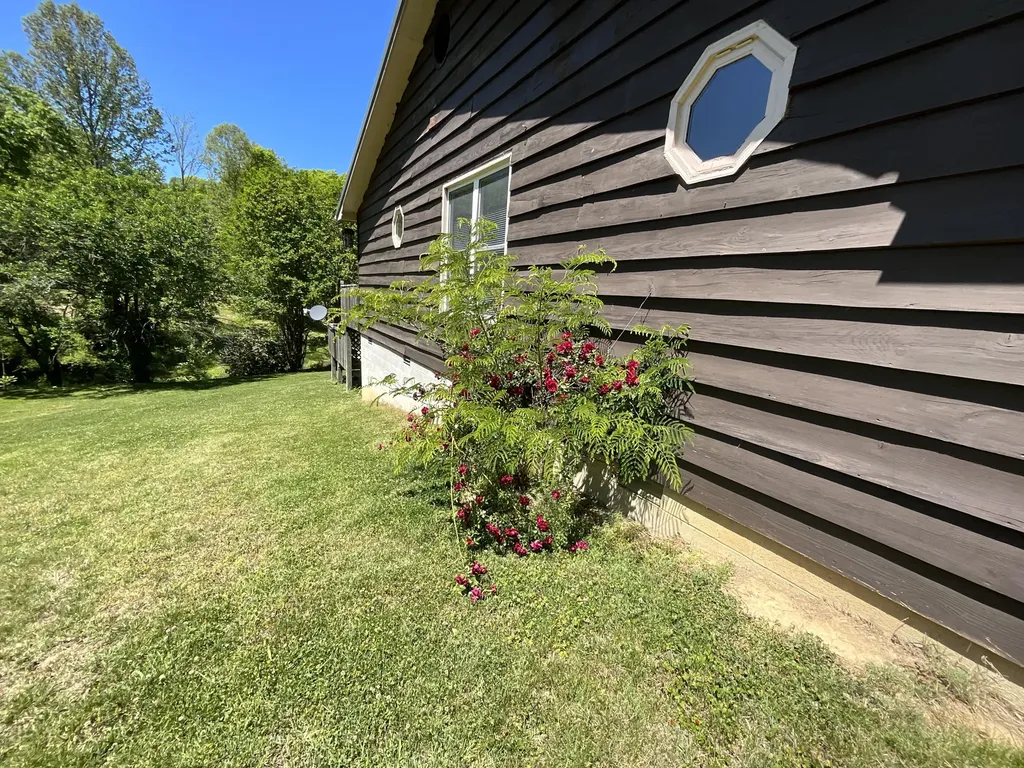 56 Tim Morgan Road Whitley City KY 42653