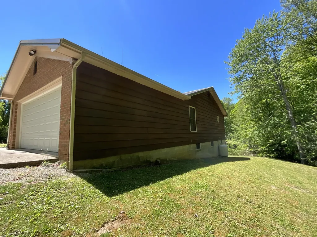 56 Tim Morgan Road Whitley City KY 42653