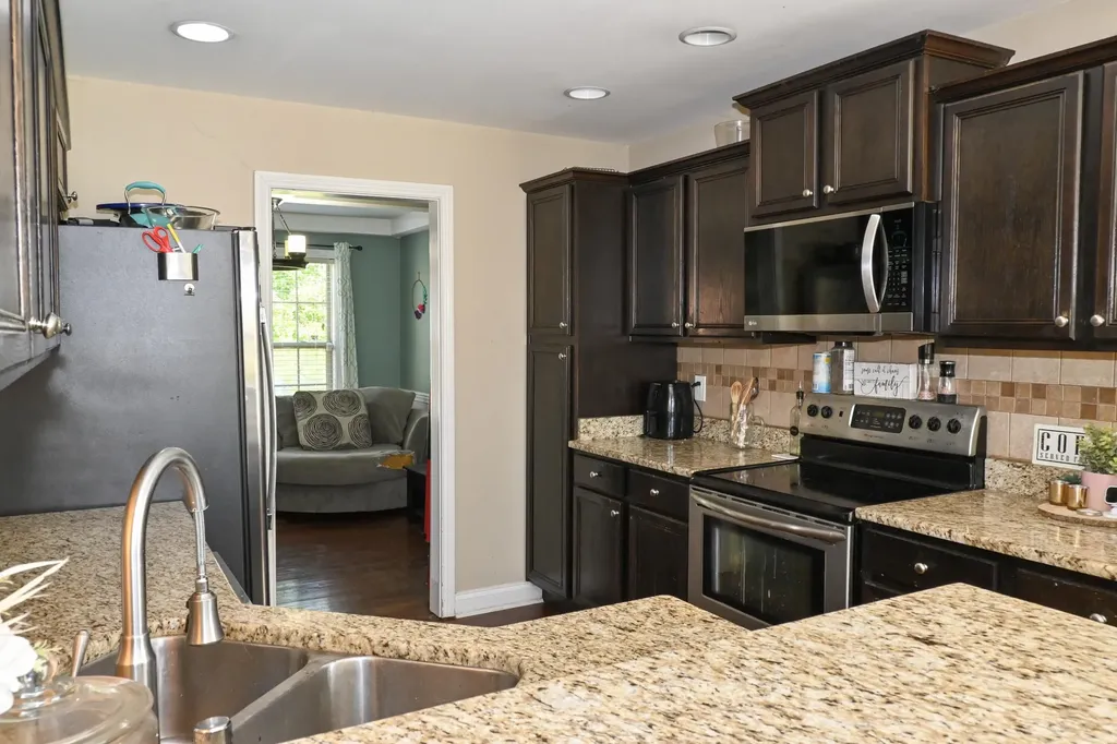 160 Bernie Trail Nicholasville KY 40356