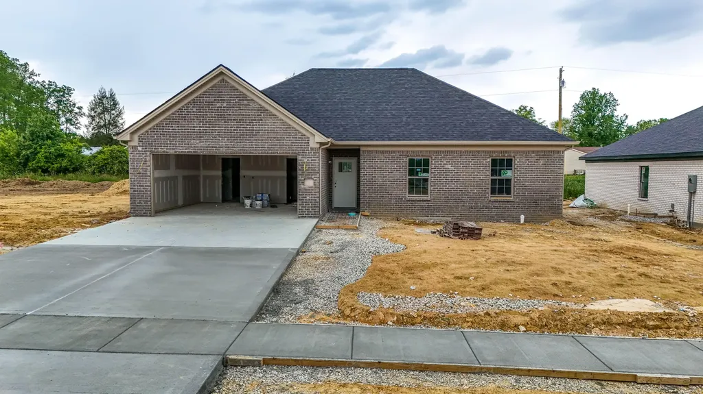 105 Canter Drive London KY 40744