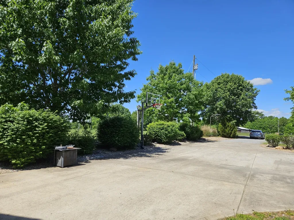 1166 Woodrum Ridge Road Liberty KY 42539