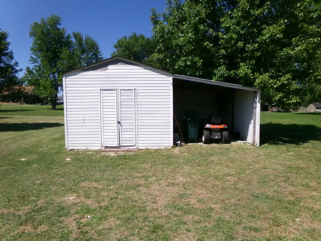 206 Waleto Street Jeffersonville KY 40337