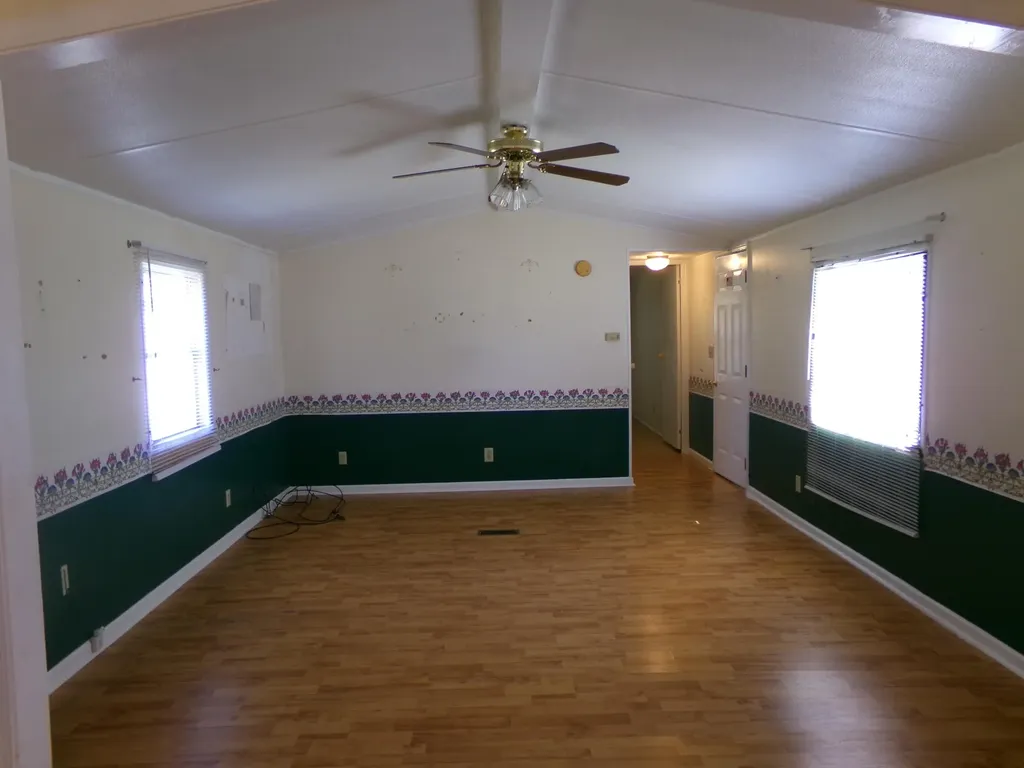 206 Waleto Street Jeffersonville KY 40337
