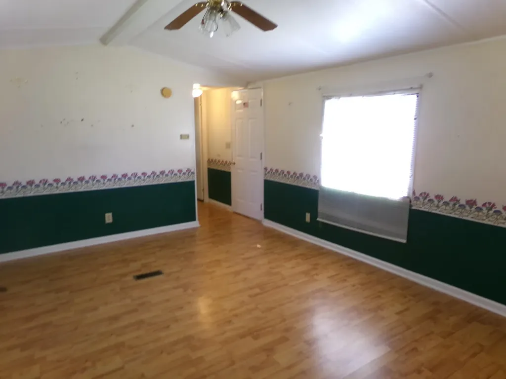 206 Waleto Street Jeffersonville KY 40337