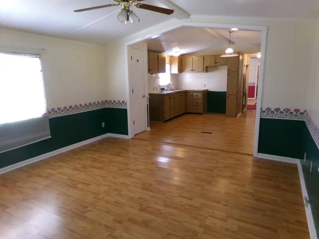 206 Waleto Street Jeffersonville KY 40337
