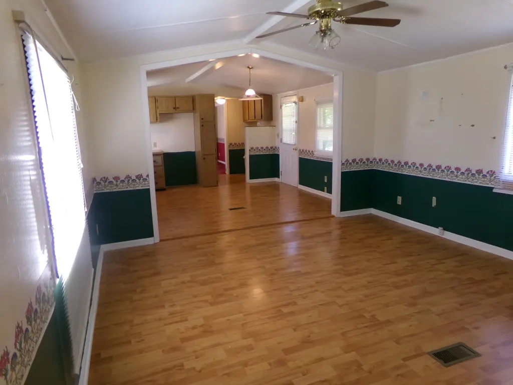 206 Waleto Street Jeffersonville KY 40337