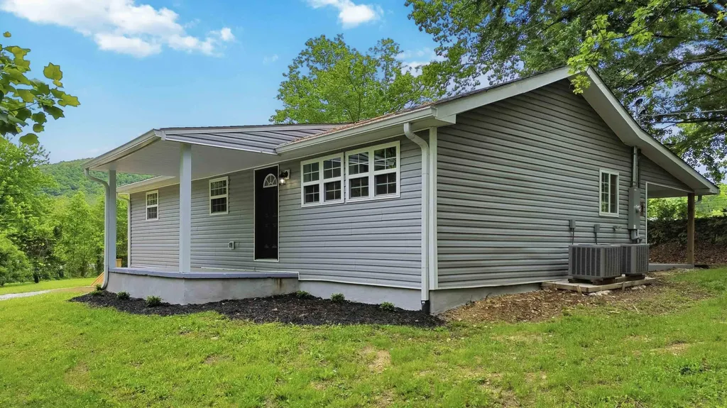 143 Mason Lake Road Berea KY 40403