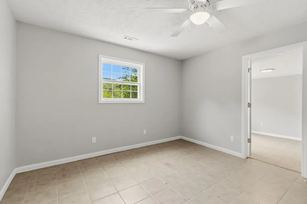 143 Mason Lake Road Berea KY 40403