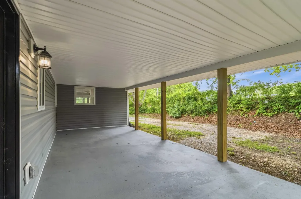 143 Mason Lake Road Berea KY 40403