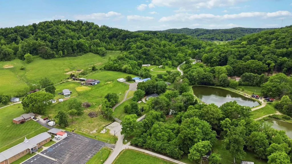 143 Mason Lake Road Berea KY 40403