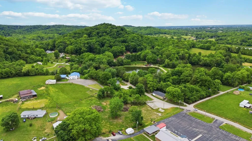 143 Mason Lake Road Berea KY 40403