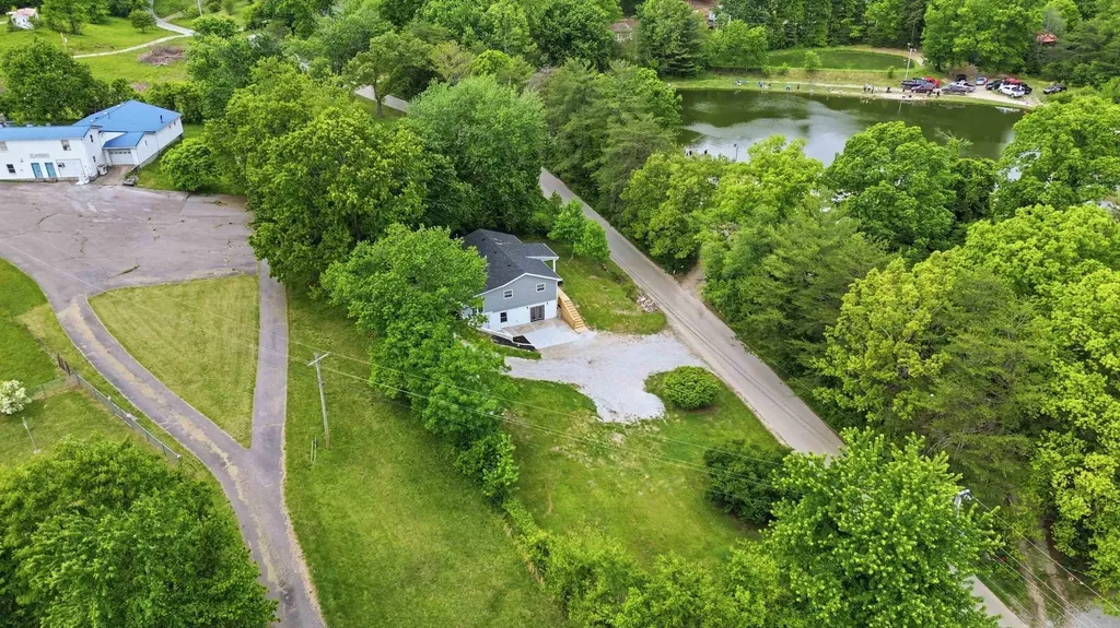 143 Mason Lake Road Berea KY 40403