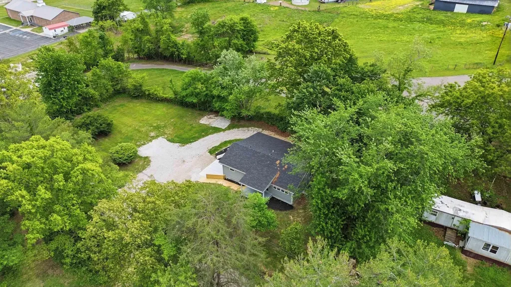 143 Mason Lake Road Berea KY 40403
