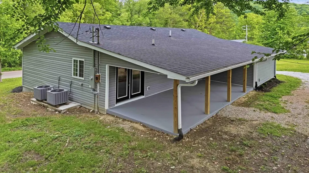 143 Mason Lake Road Berea KY 40403