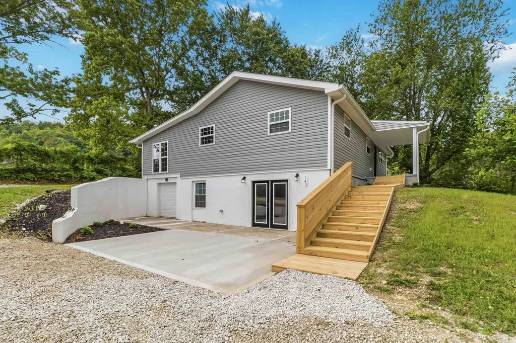 143 Mason Lake Road Berea KY 40403
