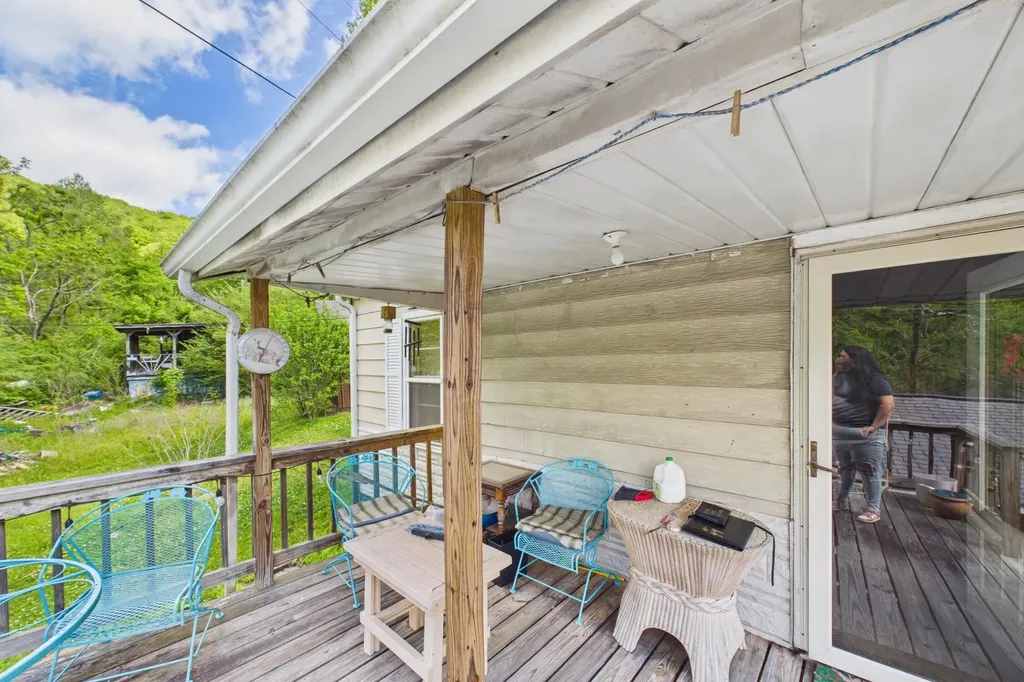 204 Greencamp Road Arjay KY 40902